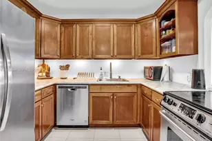 3675 N Country Club Dr, Aventura, FL 33180 - Photo 7