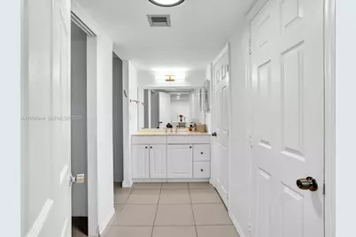 3675 N Country Club Dr #410, Aventura, FL 33180 - Photo 31