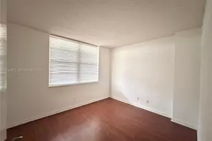 250 Jacaranda Dr, Plantation, FL 33324 - Photo 13