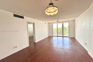 250 Jacaranda Dr, Plantation, FL 33324 - Photo 3