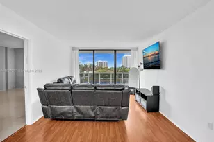 3675 N Country Club Dr, Aventura, FL 33180 - Photo 13