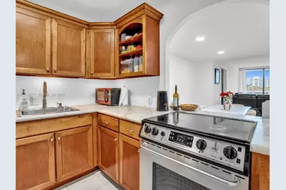 3675 N Country Club Dr #410, Aventura, FL 33180 - Photo 5