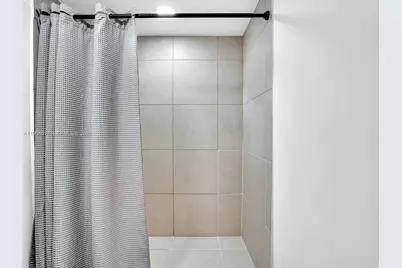 3675 N Country Club Dr #410, Aventura, FL 33180 - Photo 37
