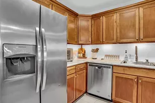 3675 N Country Club Dr, Aventura, FL 33180 - Photo 3