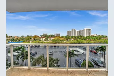 3675 N Country Club Dr #410, Aventura, FL 33180 - Photo 17