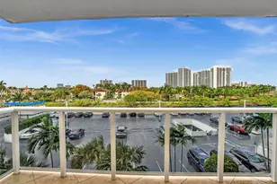 3675 N Country Club Dr, Aventura, FL 33180 - Photo 17