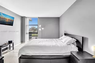 3675 N Country Club Dr, Aventura, FL 33180 - Photo 41