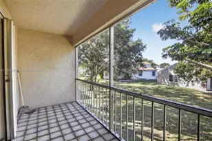 8523 Old Country Manor, Davie, FL 33328 - Photo 5