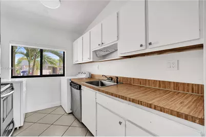 12216 SW 110th Ln, Miami, FL 33186 - Photo 3