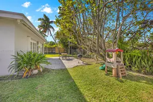 8230 SW 63rd Pl, Miami, FL 33143 - Photo 15