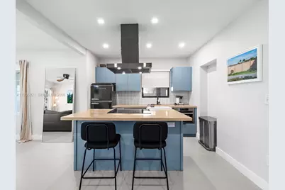 1009 NW 11th Ct, Miami, FL 33136 - Photo 17