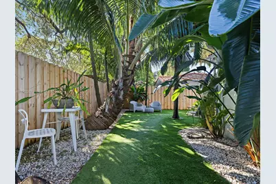 1009 NW 11th Ct, Miami, FL 33136 - Photo 35