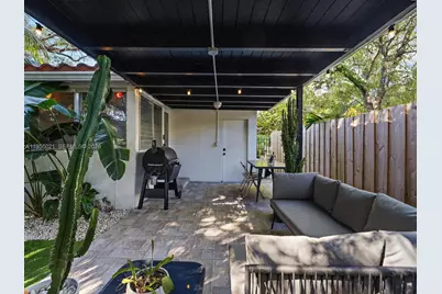 1009 NW 11th Ct, Miami, FL 33136 - Photo 33