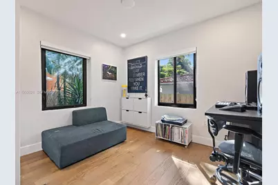 1009 NW 11th Ct, Miami, FL 33136 - Photo 25