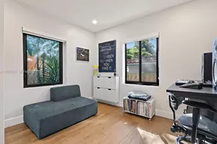 1009 NW 11th Ct, Miami, FL 33136 - Photo 25