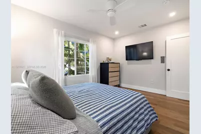 1009 NW 11th Ct, Miami, FL 33136 - Photo 23