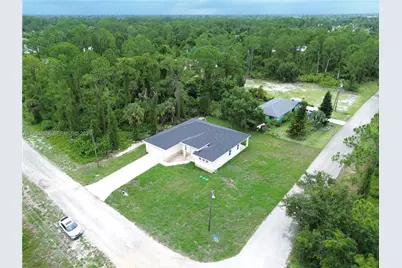 933 Anthony St E, Lehigh Acres, FL 33974 - Photo 59