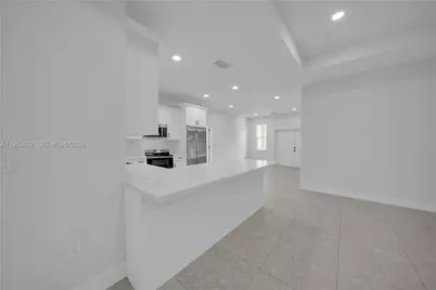 933 Anthony St E, Lehigh Acres, FL 33974 - Photo 15