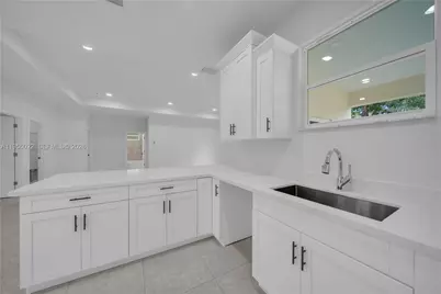 933 Anthony St E, Lehigh Acres, FL 33974 - Photo 41