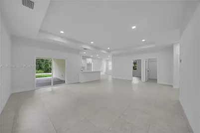 933 Anthony St E, Lehigh Acres, FL 33974 - Photo 35