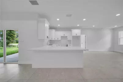 933 Anthony St E, Lehigh Acres, FL 33974 - Photo 37