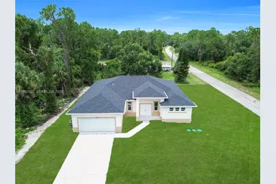 933 Anthony St E, Lehigh Acres, FL 33974 - Photo 7