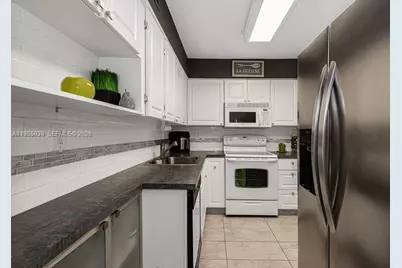 17800 Atlantic Blvd #203, Sunny Isles Beach, FL 33160 - Photo 3