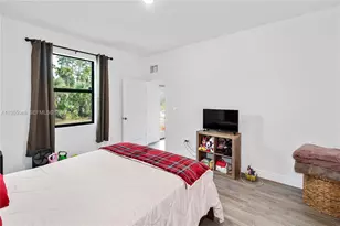 8031 Sandy Cir, Labelle, FL 33935 - Photo 9