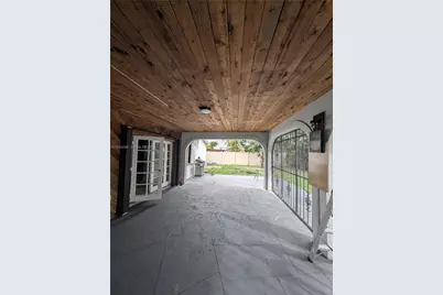 1900 NE 186th Dr, North Miami Beach, FL 33179 - Photo 13