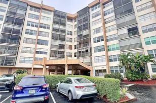 1100 St Charles Pl, Pembroke Pines, FL 33026 - Photo 15