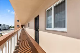 301 NE 14th Ave, Hallandale Beach, FL 33009 - Photo 35