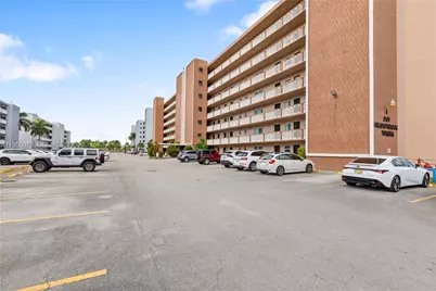 301 NE 14th Ave #307, Hallandale Beach, FL 33009 - Photo 11