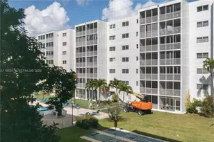 301 NE 14th Ave, Hallandale Beach, FL 33009 - Photo 27