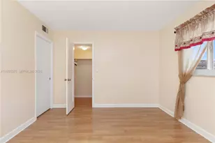 301 NE 14th Ave, Hallandale Beach, FL 33009 - Photo 23