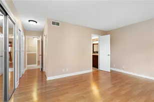 301 NE 14th Ave, Hallandale Beach, FL 33009 - Photo 13