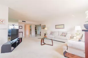 301 174th St, Sunny Isles Beach, FL 33160 - Photo 9