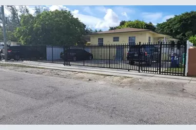 2729 NW 47th St, Miami, FL 33142 - Photo 1