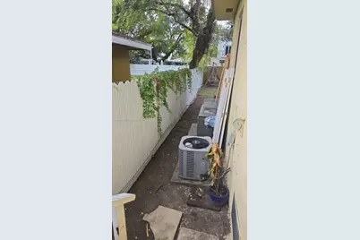 2729 NW 47th St, Miami, FL 33142 - Photo 23