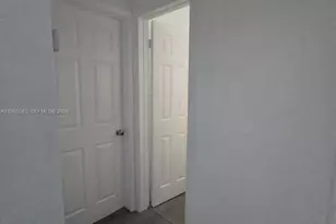 2729 NW 47th St, Miami, FL 33142 - Photo 7