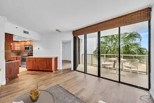 20281 E Country Club Dr, Aventura, FL 33180 - Photo 3