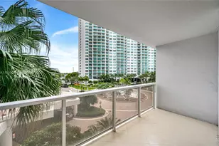 20281 E Country Club Dr, Aventura, FL 33180 - Photo 21
