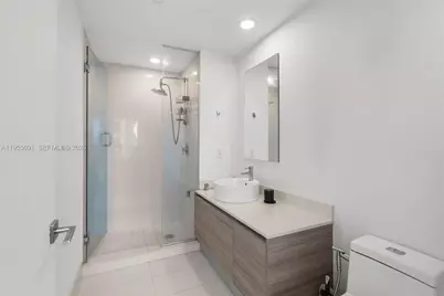 121 NE 34th St #3001, Miami, FL 33137 - Photo 9