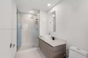 121 NE 34th St, Miami, FL 33137 - Photo 9