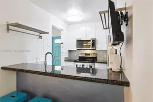 2593 Trapp Ave, Miami, FL 33133 - Photo 5