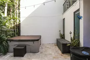 2593 Trapp Ave, Miami, FL 33133 - Photo 15