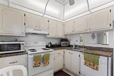 2998 NW 48th Ter #424, Lauderdale Lakes, FL 33313 - Photo 1