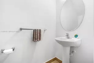 4644 Windmill Ln, Davie, FL 33328 - Photo 5