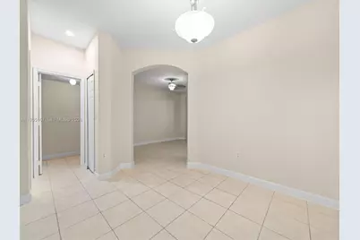 2534 SE 15th Ct, Homestead, FL 33035 - Photo 5