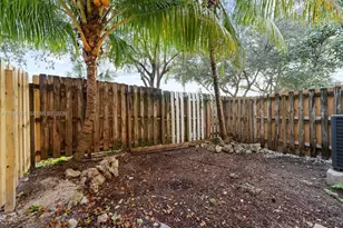 2534 SE 15th Ct, Homestead, FL 33035 - Photo 15