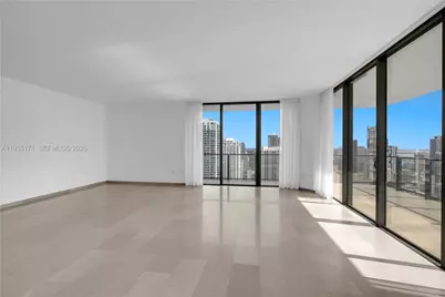 88 SW 7th St #3711, Miami, FL 33130 - Photo 5